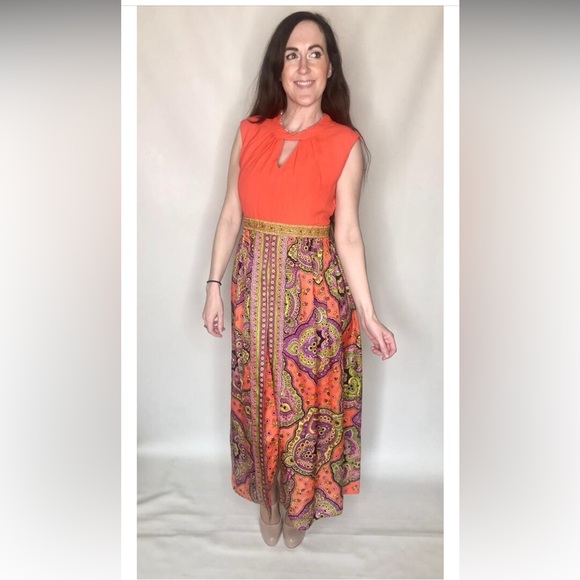 Vintage red paisley evening dress, size 14, 1960s dress, 1960s fashion, bright - Picture 2 of 6